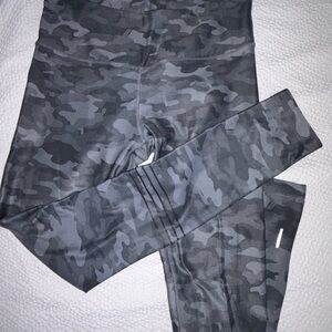Mondetta Gray Camouflage Women’s Leggings